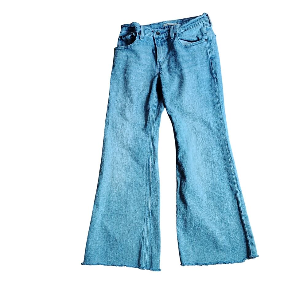 Levi's Middy Flare Jeans – Size 27 – Light Wash Raw Hem